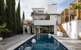 Résultat de recherche d'images pour "frank gehry house"