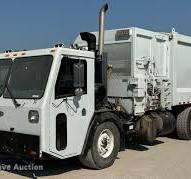 2007 Crane Carrier Low Entry refuse truck