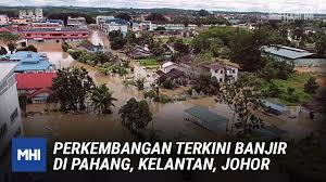 Untungnya, semua kabel listrik di warnet tersebut berada di atas permukaan air, dan soket listriknya terletak di tempat yang tinggi. Perkembangan Terkini Banjir Di Pahang Kelantan Johor Mhi 5 Januari 2021 Youtube