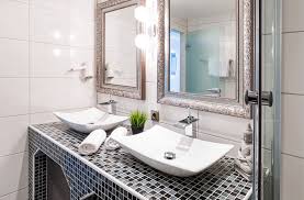 I bagni in muratura moderni invece, si concentrano sulla zona lavabo con muretti laterali personalizzabili che. Bagno In Muratura Moderno Classico O Rustico Tirichiamo It