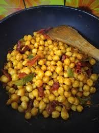 Kacang segar yang baru dipanen dapat direbus dengan mudah, dan rasanya akan lezat apabila diberi tambahan garam dan bumbu lain. Resepi Kacang Kuda Berempah Sesuai Dijadikan Snek Bidadari My