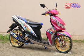 Bahkan pemiliknya membuat klub motor untuk forum berkumpul antar peserta. Modifikasi Soul Gt 2013 Cileungsi Diiringi Manja Trend Baby Look Style Ramuan Kedua Nyai Vitri Makin Menggoda