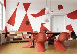 Salle A Manger Moderne Avec Une Peinture Murale Blanche A Motifs Abstraits Rouges Amenagee Avec Des C Peinture Geometrique Peinture Decorative Peinture Murale