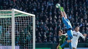 Leistungsbilanz blieb 2020 im plus. Bundesliga Hradecky Patzt Werder Jubelt Frankfurt Verliert In Bremen