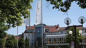 Die vr bank oberfanken mitte eg sucht junge nachwuchskräfte und wünscherfüller. Die Kulmbacher Bank Und Die Raiffeisen Volksbank Kronach Ludwigsstadt Sind Vereint Bankenfusion Fur Mehr Service Kulmbach Nordbayerischer Kurier