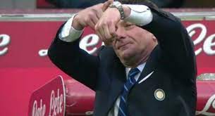Scegli lo stile più adatto a te o trova il regalo perfetto tra migliaia di orologi classici, sportivi, di lusso e. 7 Gif To Celebrate Walter Mazzarri
