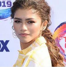 Pin By Joana Monteiro On Zendaya Zendaya Zendaya Coleman Hair Makeup