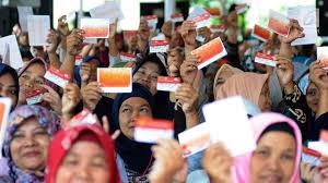 Dengan catatan, pelaku usaha mikro tidak sedang menerima kredit perbankan. Pemerintah Tambahan Anggaran Rp 8 Triliun Penerima Pkh Dapat Manfaat Dobel Bisnis Liputan6 Com