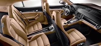 The Two Tone Partial Leather Interior In Black And Luxor Beige Comes Standard With The Panamera Platinum Edition Learn More Http Www Porsch Interiores Autos