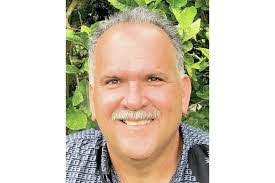 Bernard Carvalho's Instagram, Twitter & Facebook