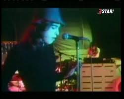 Peter Gabriel Performs I Know What I Like In Your Wardrobe Live With Genesis Peter Gabriel Gabriel Genesis