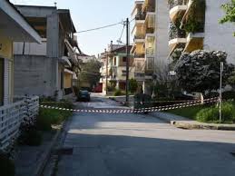 Lab λάρισα μαθήματα φωνητικής, κιθάρας, μπάσου, drums και πλήκτρων. Larisa Elegxetai 3ana O Oikismos Twn Roma Gia Koronoio Alfavita