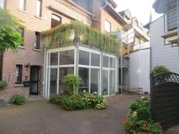 Günstige wohnungen mieten und auf dem lande leben, das kann man in den kleinen marktflecken, wie zum beispiel in niederheid oder in knickelsdorf, die beide zum stadtteil schiefbahn gehören. 2 Zimmer Wohnung Zu Vermieten Peterstrasse 5 47877 Willich Viersen Kreis Mapio Net