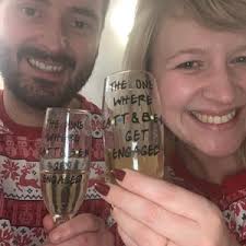 Engagement Gift, Personalised Engagement Glasses, Personalised Glasses,  Wedding Glasses, Engagement Glasses for Friends, New House Gift,