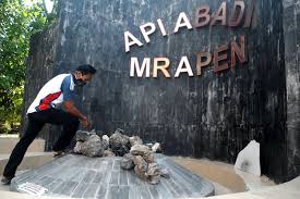 Kamis (4/3/20021), sebanyak 2 truk satpol pp tiba di kawasan dinas lingkungan hidup kabupaten grobogan. Cerita Api Abadi Mrapen Yang Padam Kerajaan Majapahit Hingga Api Obor Asian Games Halaman All Kompas Com