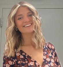 Lauren Kimball's Instagram, Twitter & Facebook