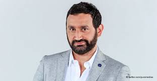 Aussi discrète que cyril hanouna est exubérant, emilie est la femme de l'ombre, celle qui l'épaule. Cyril Hanouna Qui Est Sa Femme Emilie Hanouna Pour Laquelle Il A Quitte La Radio