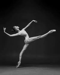 Ballet's principal dancer, maria kochetkova, who recently showed us around the. Epingle Par Nick Sur 20 Photographie De Ballet Poses De Ballet Danse Classique