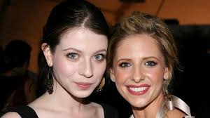 Sarah Michelle Gellar honors 'little sister' Michelle Trachtenberg