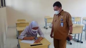 Sesuai jadwal, ppdb kabupaten indramayu 2021 bakal diselenggarakan mulai tanggal 28 juni 2021 sampai dengan 3 juli 2021 untuk jenjang sd dan smp. Daya Tampung Sekolah Negeri Terbatas Ppdb Jabar Sertakan Swasta Suara Jabar