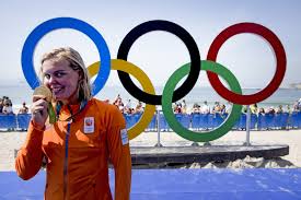 Maybe you would like to learn more about one of these? Hoe Sharon Van Rouwendaal Met Machtsvertoon Chillend Naar Goud Zwom