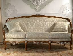 Unsere komfortablen luxus sofas werden alle in echter handarbeit hergestellt. Elegante Italienische Sofas Sofas Finden Sie Im Katalog Auf Unserer Website Luxuryfurniture Mr