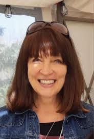 Elaine Nadeau's Instagram, Twitter & Facebook