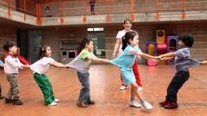Deportes que se puede hacer con el levantamiento de rodillas. Juegos Musicales Para Ninos De 3 A 6 Anos Juegos Recreativos Para Ninos Musicales Para Ninos Juegos Divertidos Para Ninas