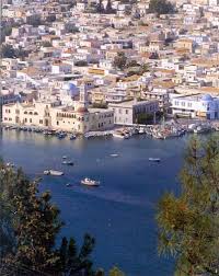 Από μάιο μέχρι οκτώβριο, τα καραβάκια κωσταντής και καλυψώ συνδέουν το λιμάνι της θεσσαλονίκης και το λευκό πύργο με τις βραβευμένες με τη «γαλάζια σημαία» παραλίες της περαίας. Kalymnos Polh Dwdekanhsos Gtp