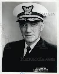 1964 Press Photo Coast Guard Admiral Edwin Roland