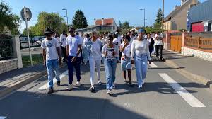 Photo  Il n'avait que 16 ans. Il ne mritait pas a  : une marche blanche ...