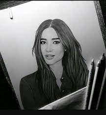 Pin By Daques A On Emison Pll Pretty Drawings Pretty Litle Liars Pretty Girl Drawing