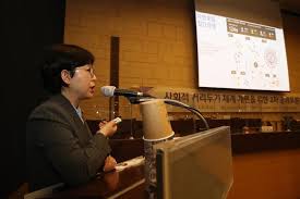 성인이 되었고 일을 한다면 가정에 기여하는게 맞다고 봅니다. W4saukz82vonhm
