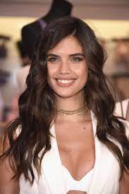Cuerpo espectacular con músculos que se marcan hasta el punto justo, labios perfectos, ojos que. Sara Sampaio Sarasampaio Face Mulher Mulher Bonita Rosto Lindo