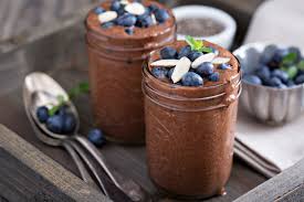 Chia Seed Pudding With Our Favorite Wild Chocolate Powder Monday Come To Me Www Wi Mousse Au Chocolat Rezept Haferkleie Rezepte Fruhstuck Ohne Kohlenhydrate