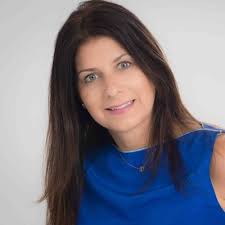 Catching up with my fellow Wolverines at our University of Michigan holiday  reunion…. Go blue!