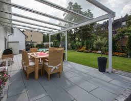 Terrassengestaltung Mit Habanera Platten In Anthrazit Mit Bildern Terrassenuberdachung Terrassengestaltung Hinterhof Garten
