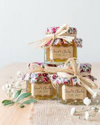 Wedding Diy Cadeau D Invite Des Petits Pots De Confiture Maison Cadeaux Invites Mariage Diy Idee Cadeau Invites Mariage Cadeau Invite Mariage