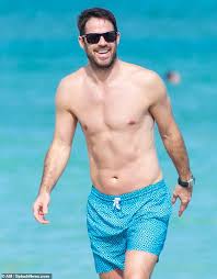 Jamie redknapp and jamie carragher talk about the europa league's affect on tottenham. Shirtless Jamie Redknapp 46 Plays On Miami Beach With Sons Daily Mail Online
