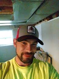 Paul handley Women beater. Likes young girls. BEAWARE.