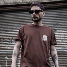 Camisaco Oversize WILL + Jeans mom EDGAR (carpintero) Disponible Talle 38  al 48 Envíos a domicilio 🛵 y a todo el Pais! 📍Santa Fe 27 . . . . . .  #soulrebelpna #