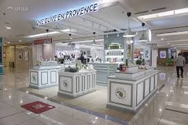 The mall officially opened as 1 utama shopping centre but people apparently found it quite the mouthful and so abbreviations popped up. Une Olive En Provence 1 Utama Shopping Centre Interior Design Renovation Ideas Photos And Price In Malaysia Atap Co