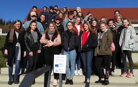 8 in wunsiedel im bundesland bayern zu finden. Deutsch Tschechische Schulerexkursion In Die Kz Gedenkstatte Flossenburg