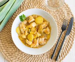 Mijote De Cabillaud Aux Pommes De Terre Et Blancs De Poireaux Recette Pomme De Terre Recette A Base De Pommes Recette Pomme