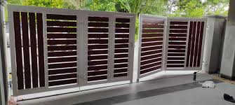 Untuk pagar minimalis atau besi anda bisa memilih yang sesuai keinginan namun biasanya para pemilik rumah lebih suka model besi hollow. Pintu Pagar Rumah Grills Murah Klang Beranda Facebook