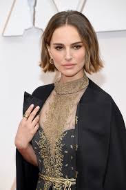 February 27, 2020 by don braun |leave a comment. Oscars 2020 Natalie Portman S Gown Featured The Names Of Snubbed Female Directors Glamour