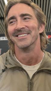 𝗟𝗲𝗲 𝗣𝗮𝗰𝗲 𝗼𝗻 𝗙𝗮𝘀𝗵𝗶𝗼𝗻 & 𝗣𝗹𝗮𝘆𝗶𝗻𝗴 𝗘𝘃𝗮𝗻 𝗠𝗰𝗖𝗼𝗻𝗲  𝗶𝗻 𝗧𝗵𝗲 𝗥𝘂𝗻𝗻𝗶𝗻𝗴 𝗠𝗮𝗻