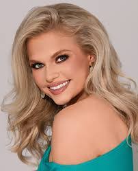 Kay Wrenn's Instagram, Twitter & Facebook