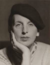 Laurence Vail's Instagram, Twitter & Facebook