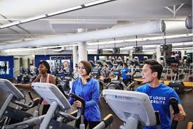 Stay Warm As Temperatures Drop At Saint Louis University S Simon Recreation Center Saint Louis University College Search University Campus